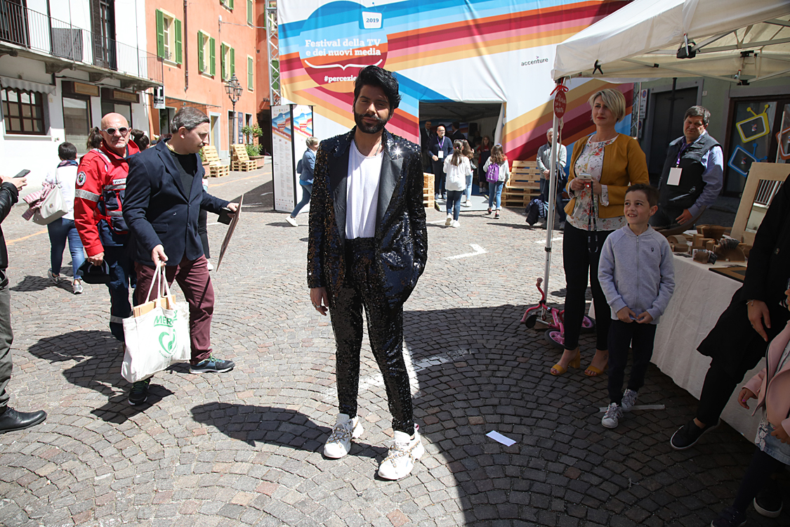 Festival della TV e dei Nuovi Media 2019_217.jpg - Real Time, la Tv delle meraviglie Un  racconto di storie e persone reali con contenuti attuali e uno stile innovativo in costante evoluzione,  ci porta con i suoi protagonisti nel mondo meraviglioso di due programmi divenuti ormai cult:  “Il Castello delle cerimonie” e “Il Salone delle Meraviglie”.Federico Lauri, Imma Polese, Gesualdo Vercio con Alessandra Comazzi.